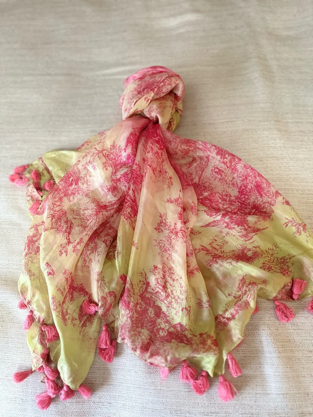 Vintage  Clever Carriage Company 100% Silk Pink & Cream Tassel Scarf 72x48”